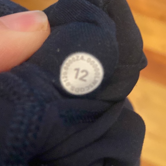 Navy lululemon size 12 great fit - Picture 3 of 4